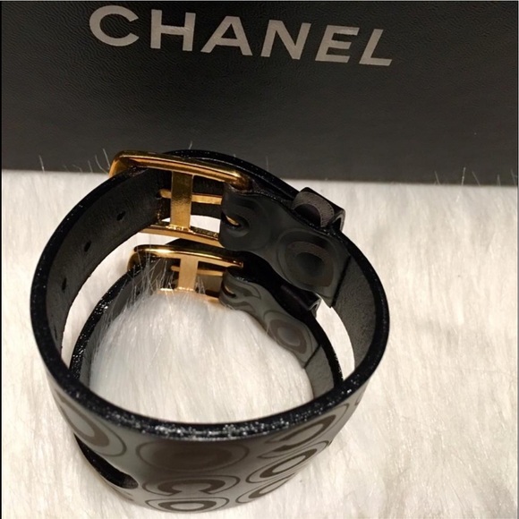 ❗️ SOLD ❗️ Chanel COCO Leather Cuff Bracelet - New Cond. w/original box - Rare! - Picture 12 of 12
